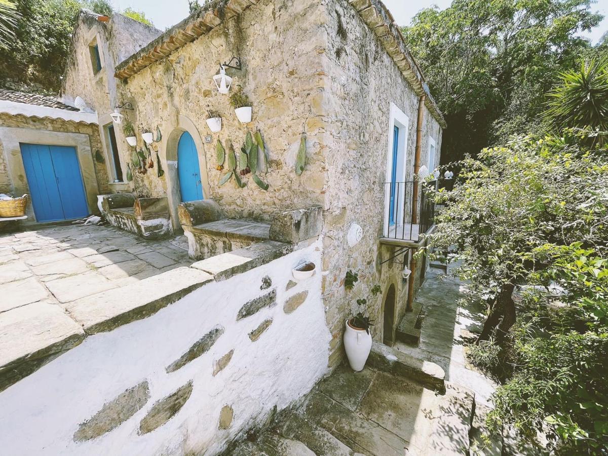 La Casa Del Nespolo Capo dʼOrlando Exterior foto